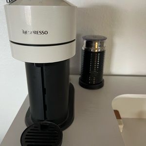 Nespresso Vertuo Next Coffee and Espresso Machine by De'Longhi with Milk Frother